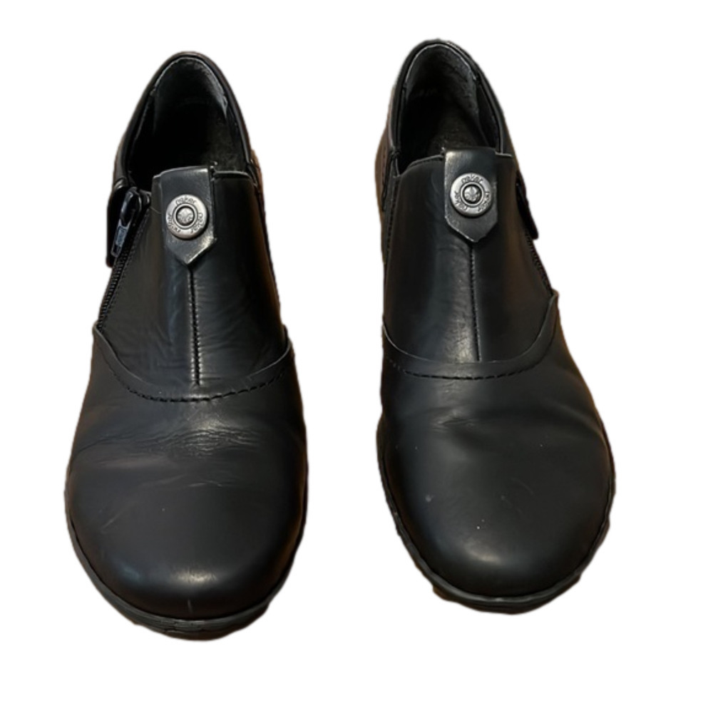 𝅺rieker women’s black booties, size 42 EU, side zip, 2” heel, good condition